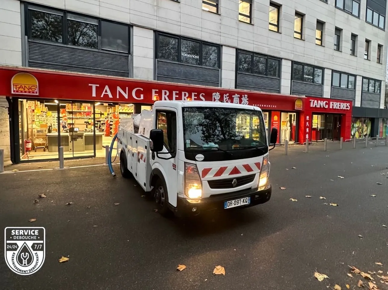 Pompage fosses septiques Tang Frères Paris 13e - Service Débouche intervention